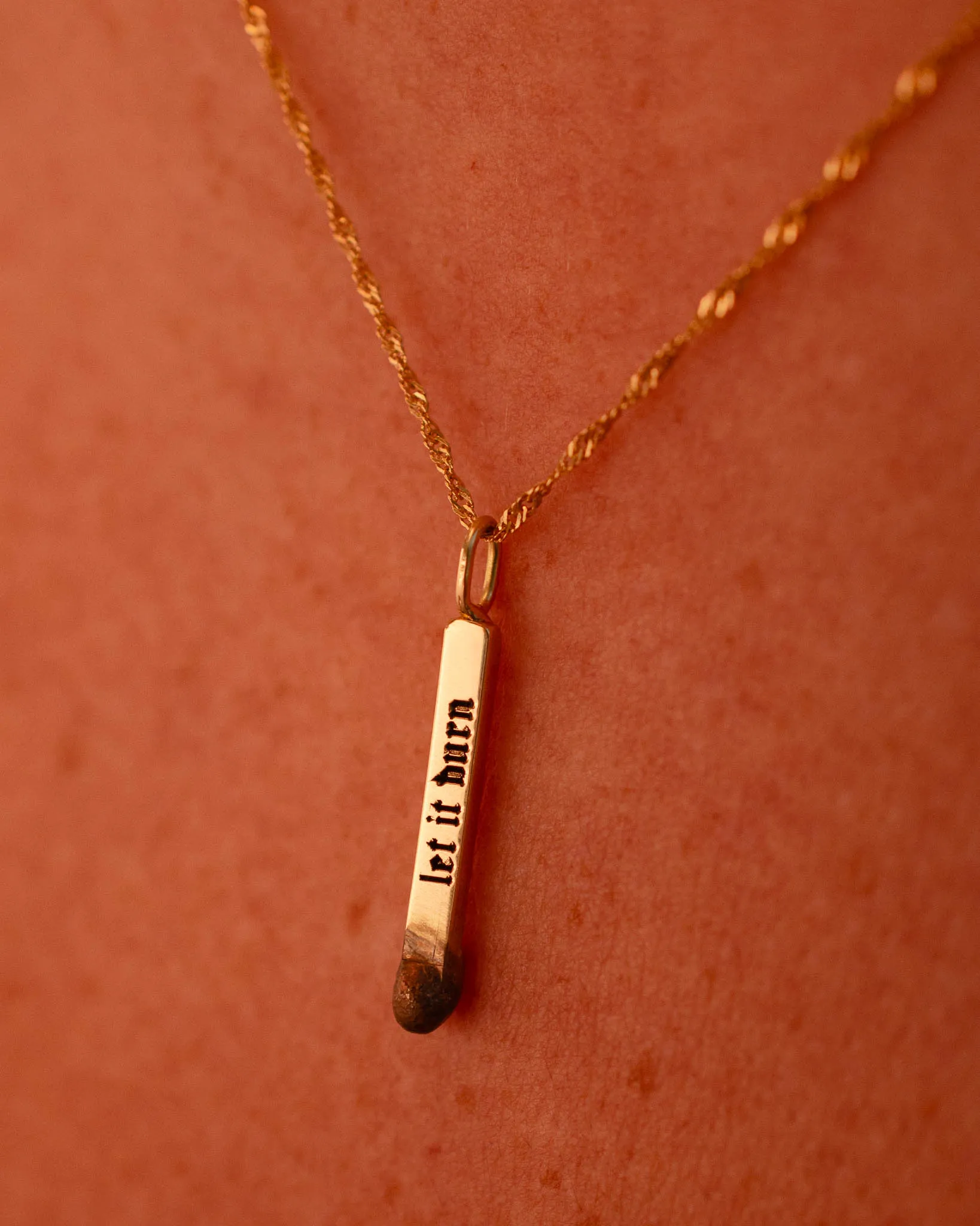 PINGENTE LIT | ouro 18k